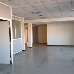 Vente Ensemble Immobilier Bureaux 2096M² 58 Parkings La Seyne 83500 Antoine Viallet 3